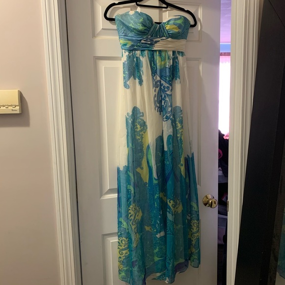 Cache gown - Picture 1 of 6